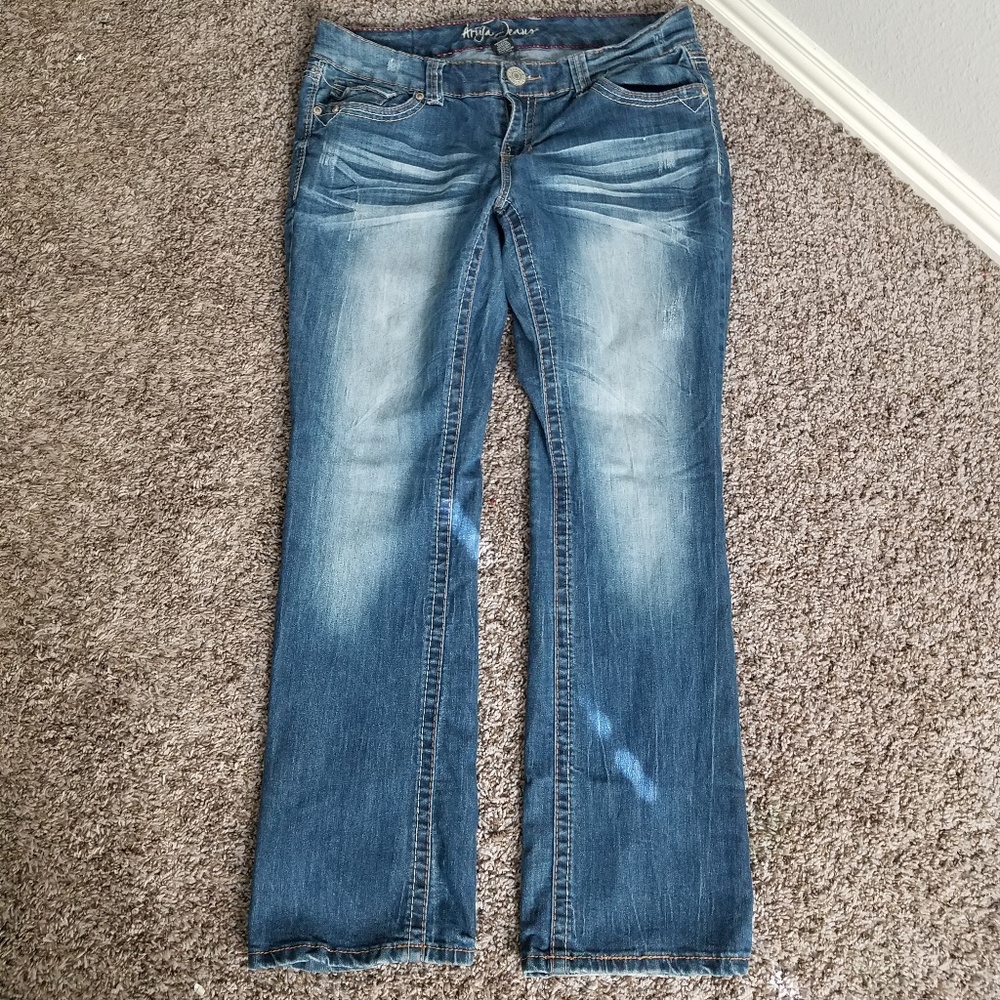 Ariya jeans